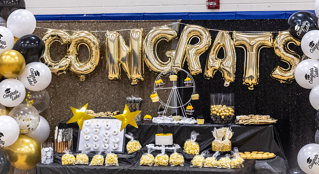 Graduation party ideas including banners, balloons, games, and treats.