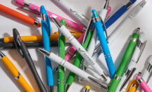 Stylos à bille en métal de couleur vive avec finition soft touch