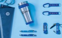 Prodotti promozionali blu personalizzati con logo